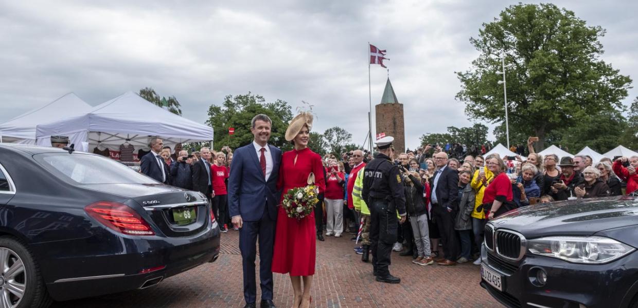 Frederik og Mary til Dannebrog 800 år